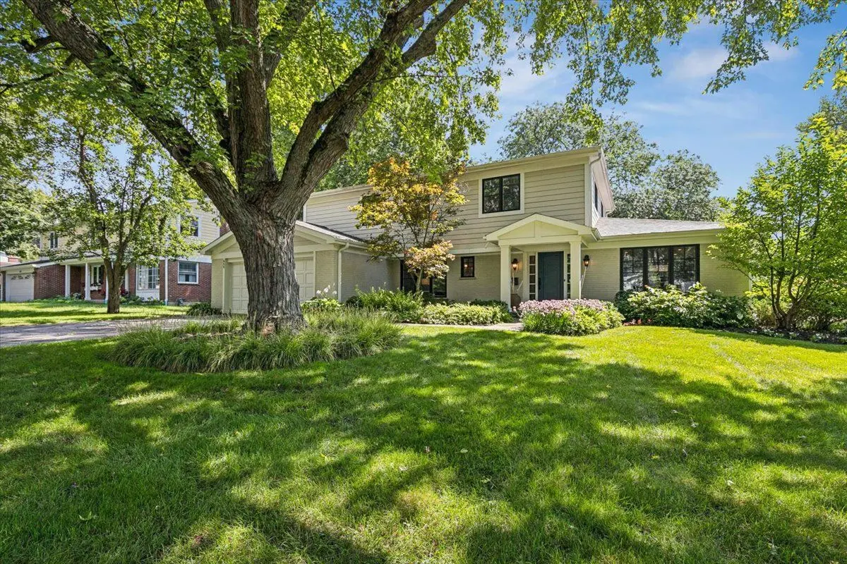 455 W Hawthorne Court