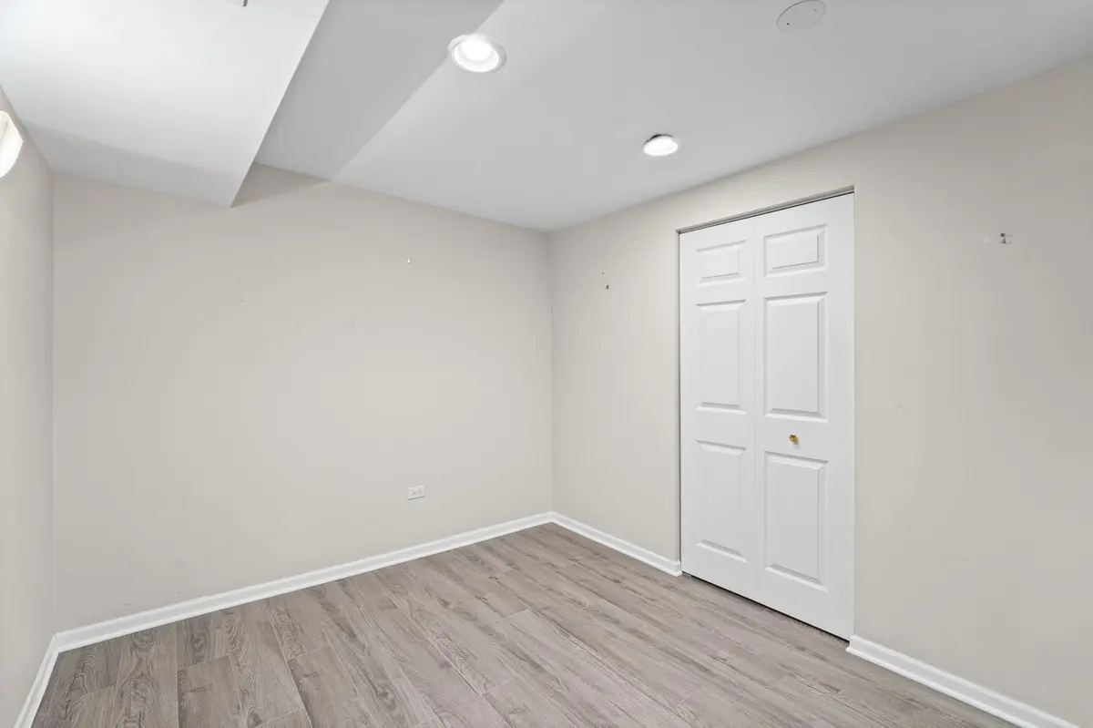9 Lake Gillilan Court
