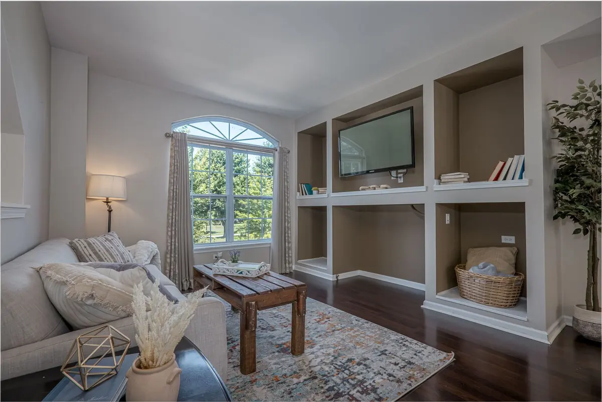 335 Lakeshore Drive