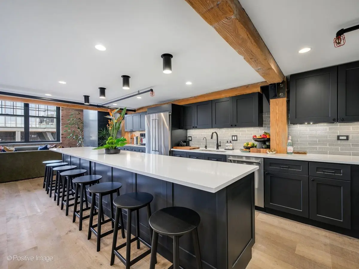 1000 W Washington Boulevard