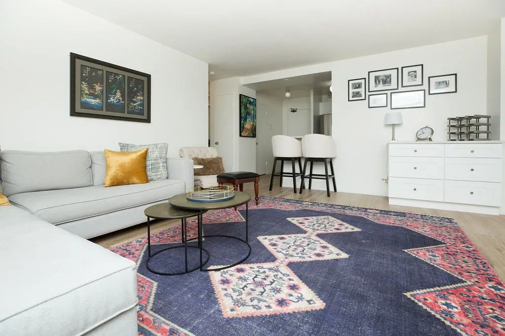 2909 N Sheridan Road