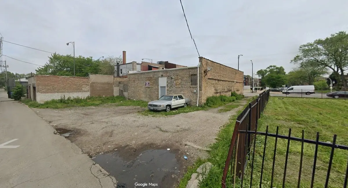 208-210 S Cicero Avenue
