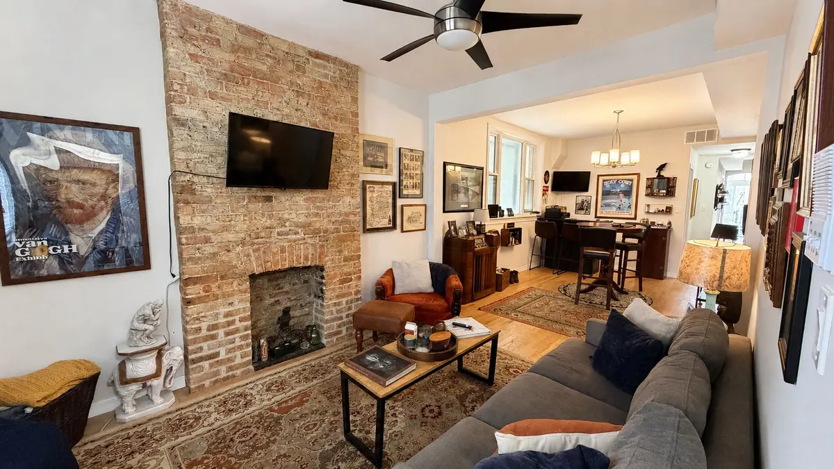 2631 W Superior Street