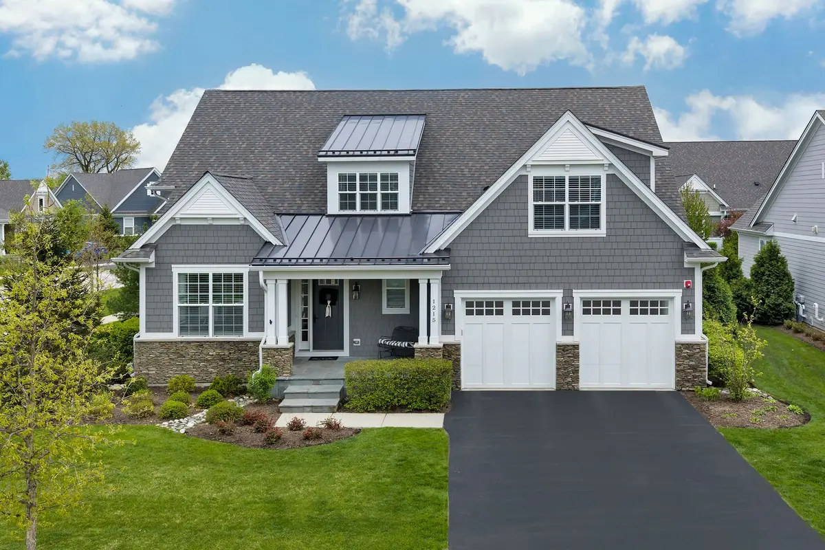 1215 Woodview Lane