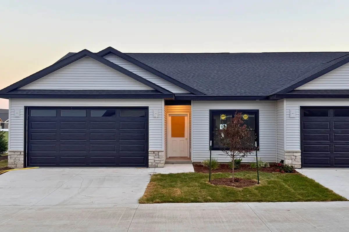 1716 REDBUD Circle