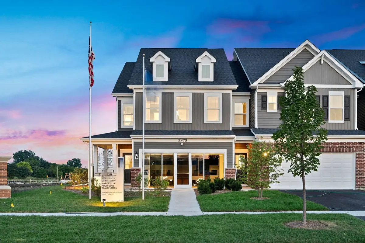 2306 Horseshoe Circle