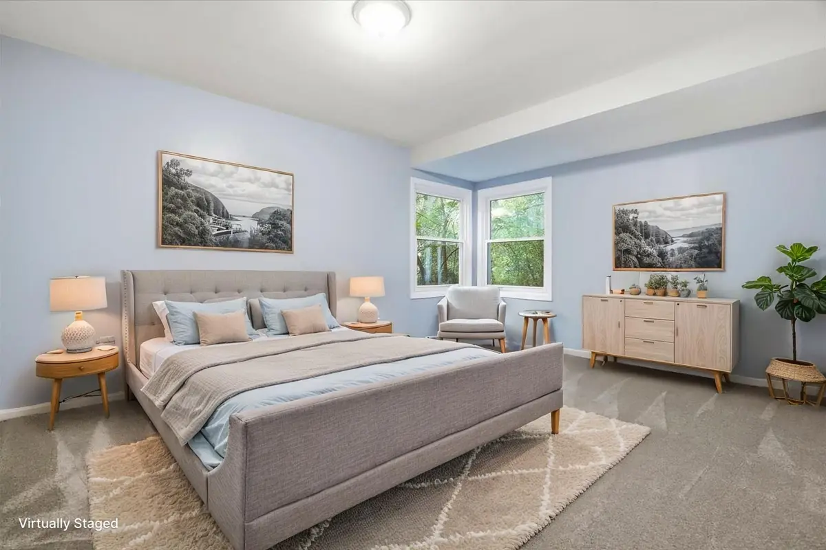 176 Lakeshore Drive