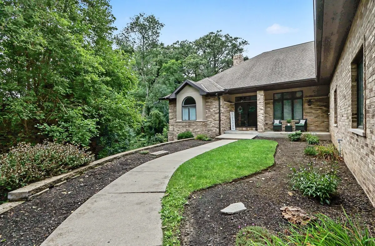 2900 Bridle Court