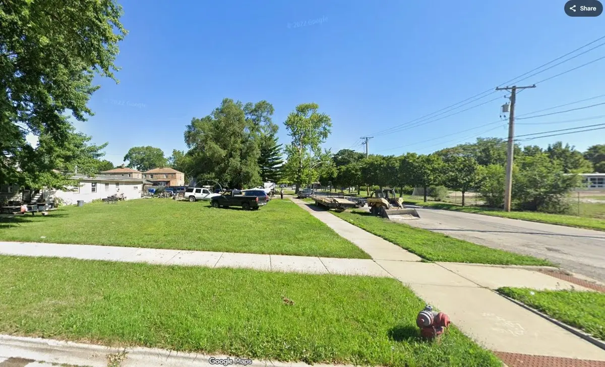 1302 W 110th Street