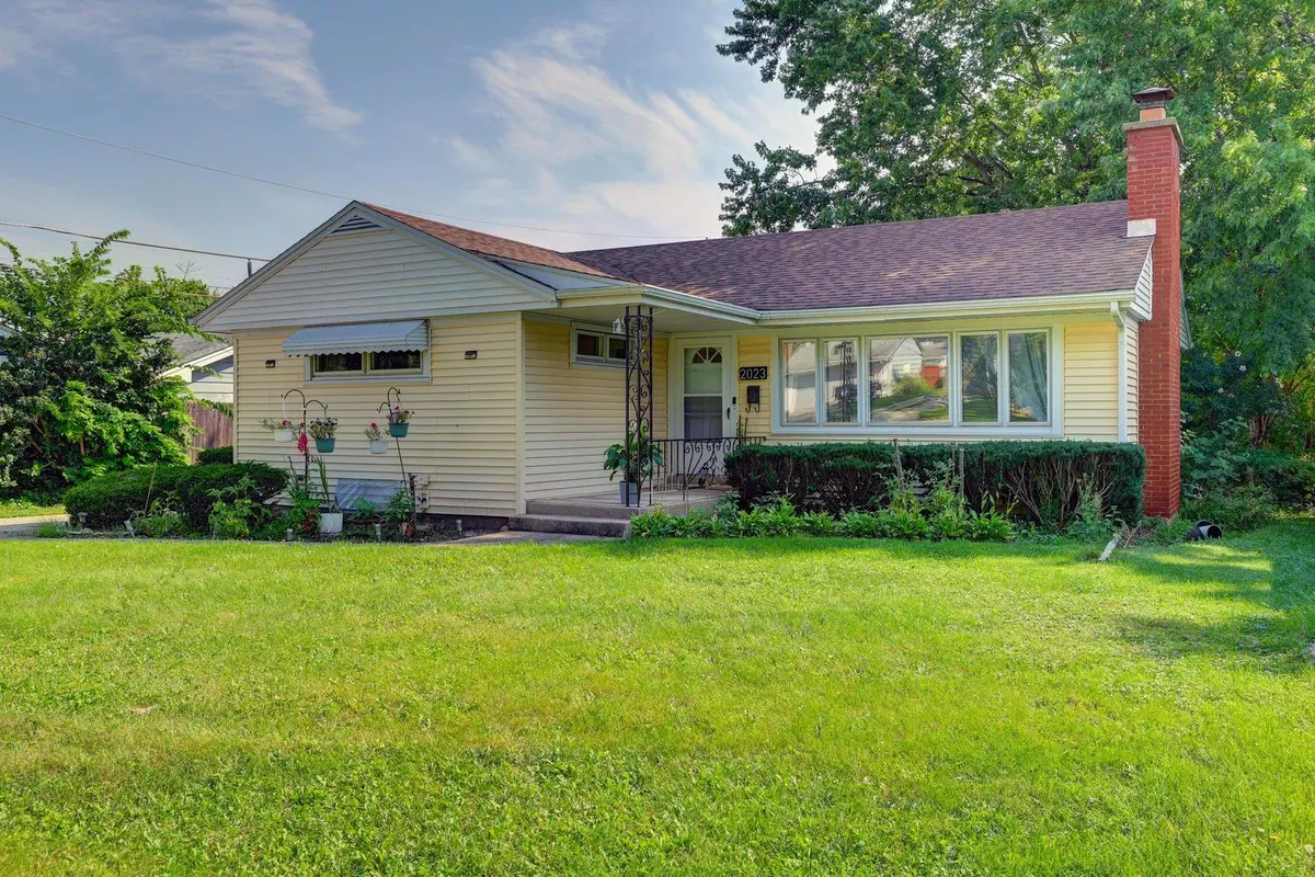 2023 Cedar Street