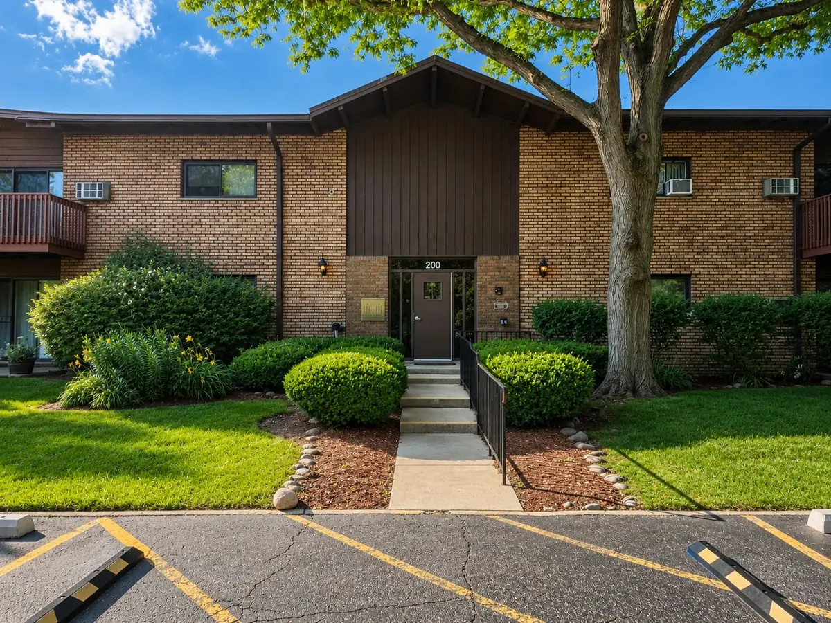 200 Willow Lane