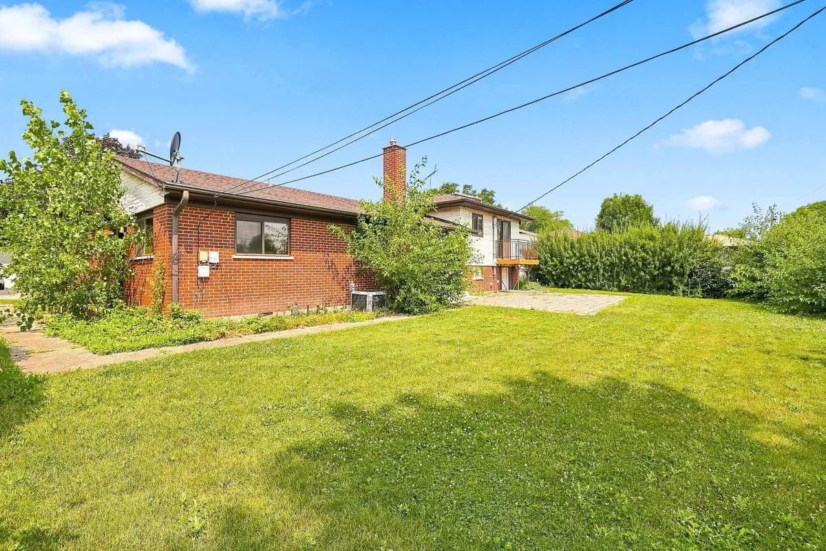 935 Anderson Terrace