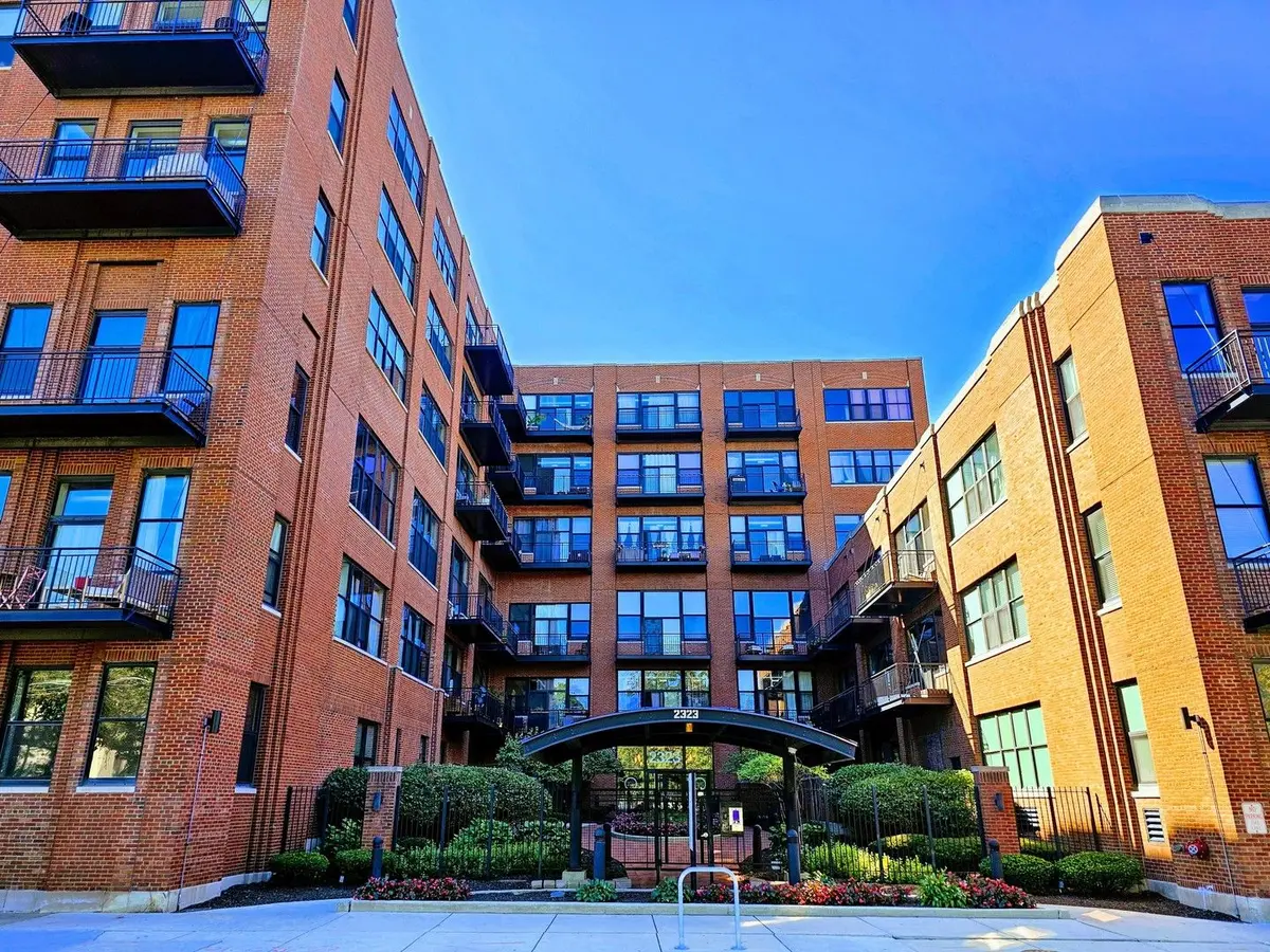 2323 W Pershing Road