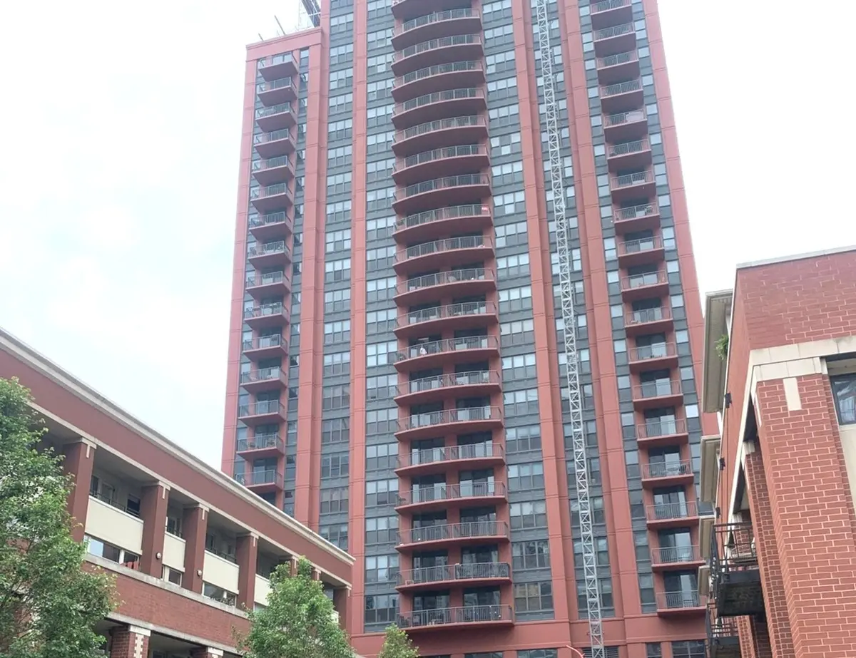330 N JEFFERSON Street