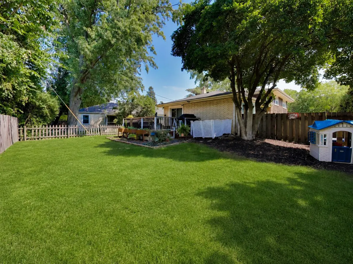 116 W Central Road