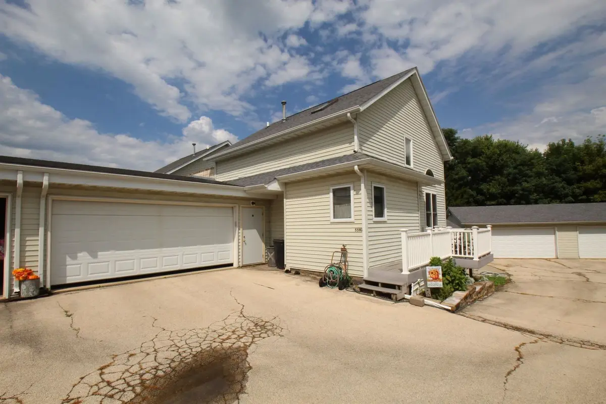 5592 WICKFORD Lane
