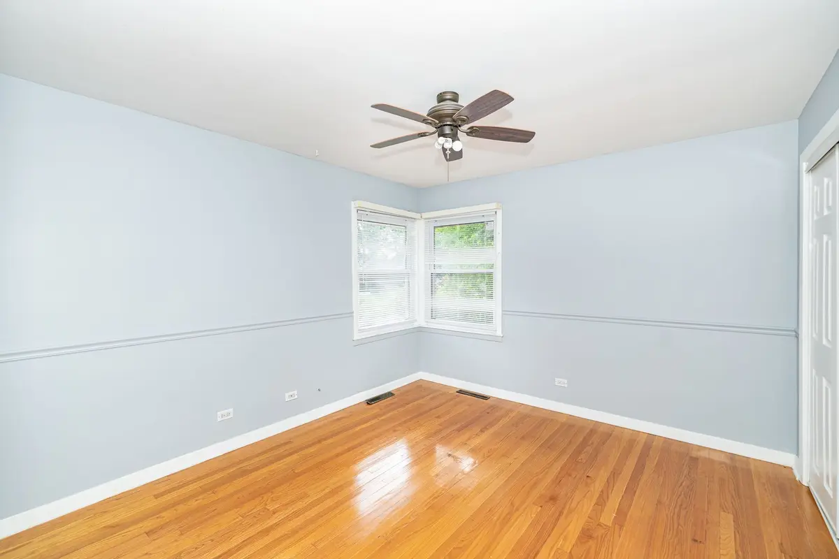 33 BRIARWOOD Lane