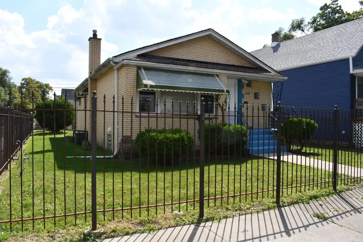 1935 W 71st Street