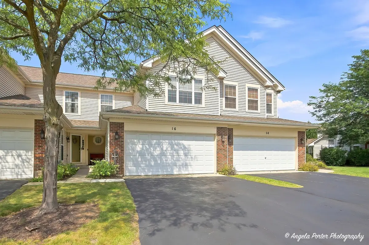 16 Cloverdale Court