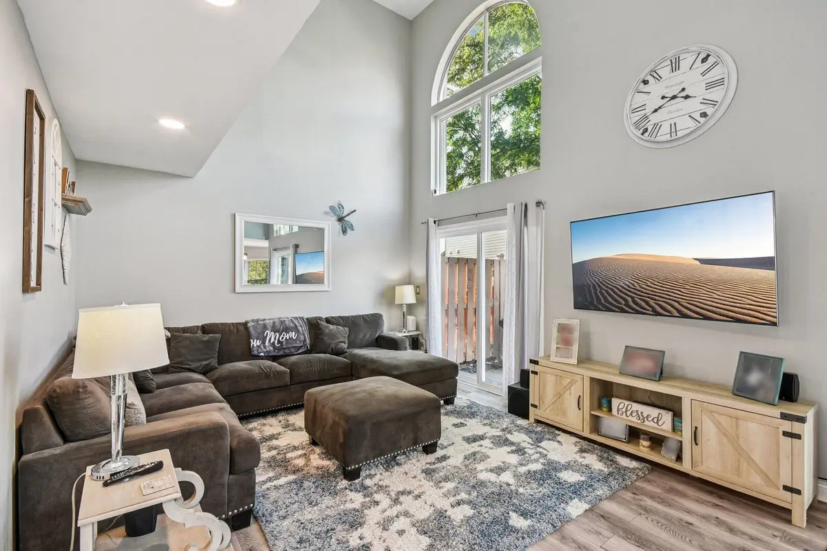 345 Ascot Lane