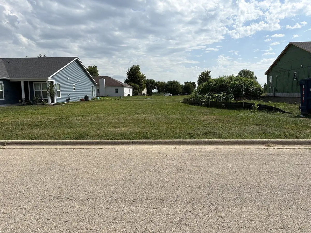 Lot 15 Llanos Street
