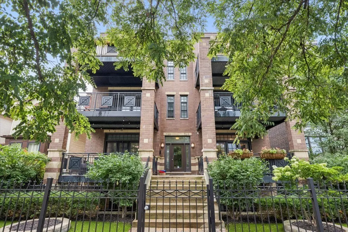 725 W Diversey Parkway