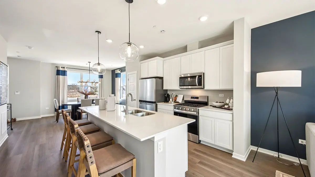 1153 Lakepointe Drive