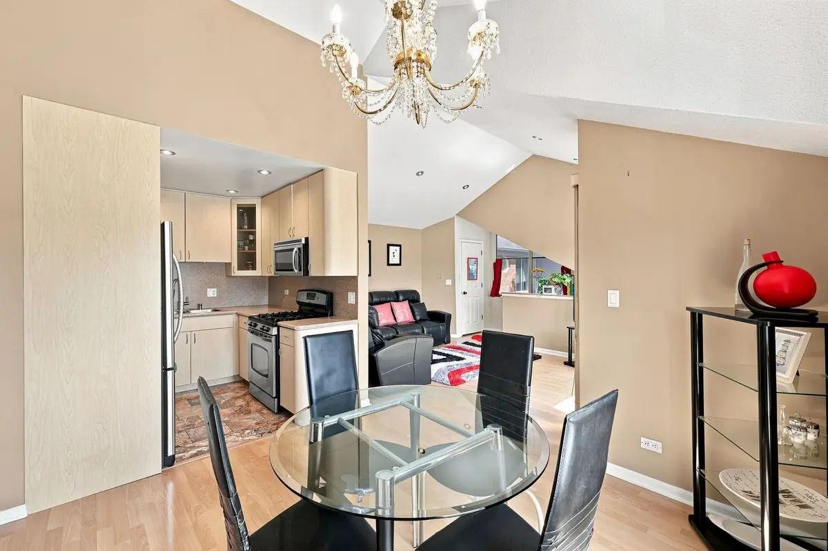 1064 Courtland Drive