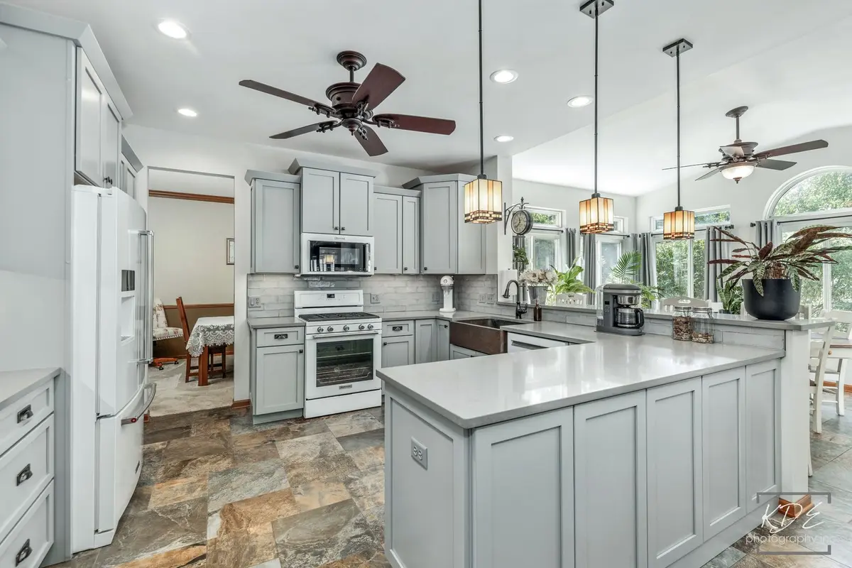 1829 Thornapple Way