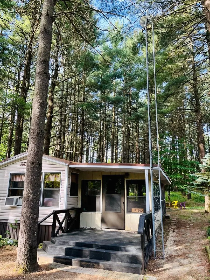 17-240 Woodhaven Lakes
