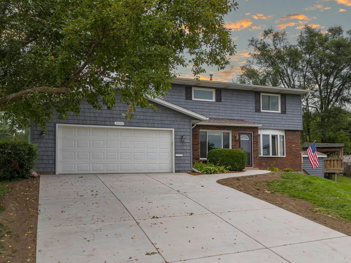 2604 E 34th Street Court