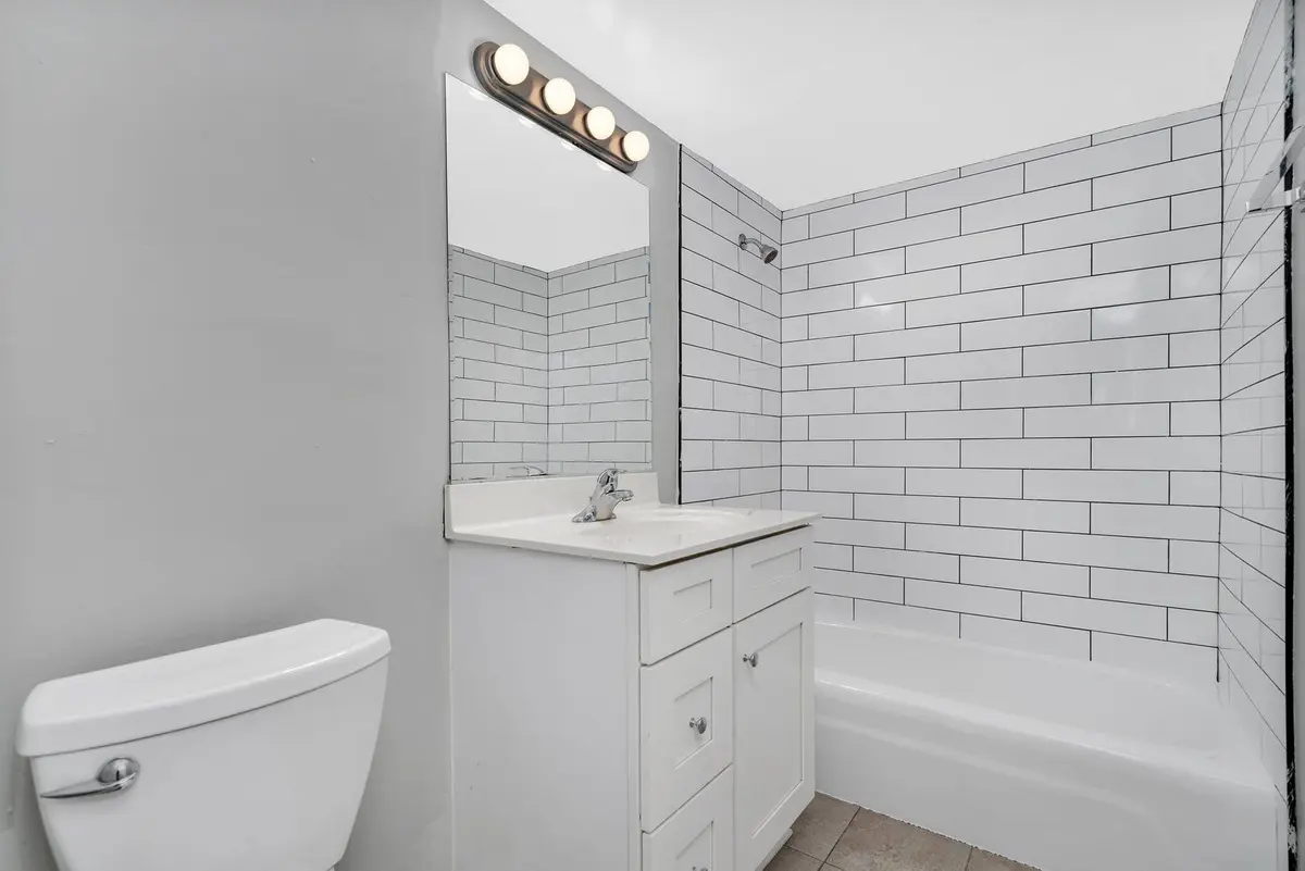 315 W Kimbell Avenue