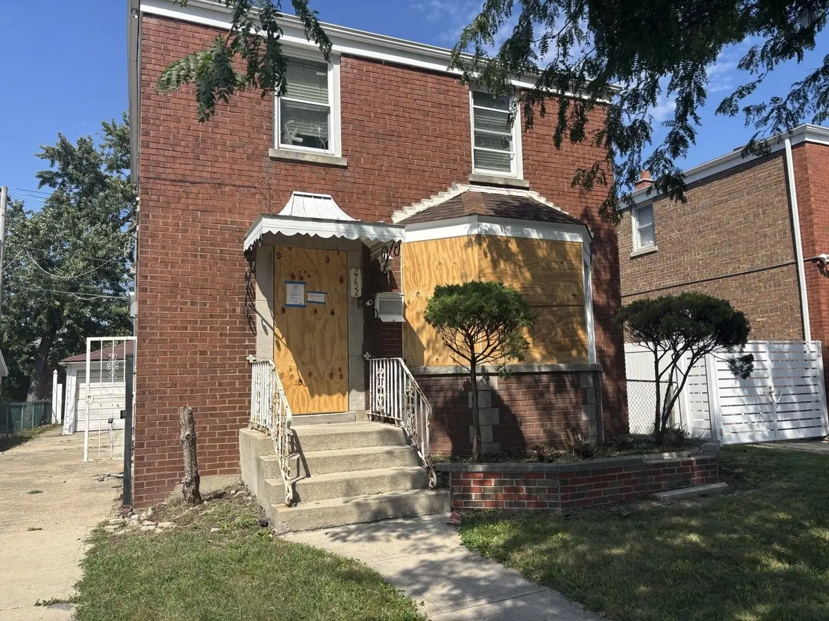 2752 W 83rd Street