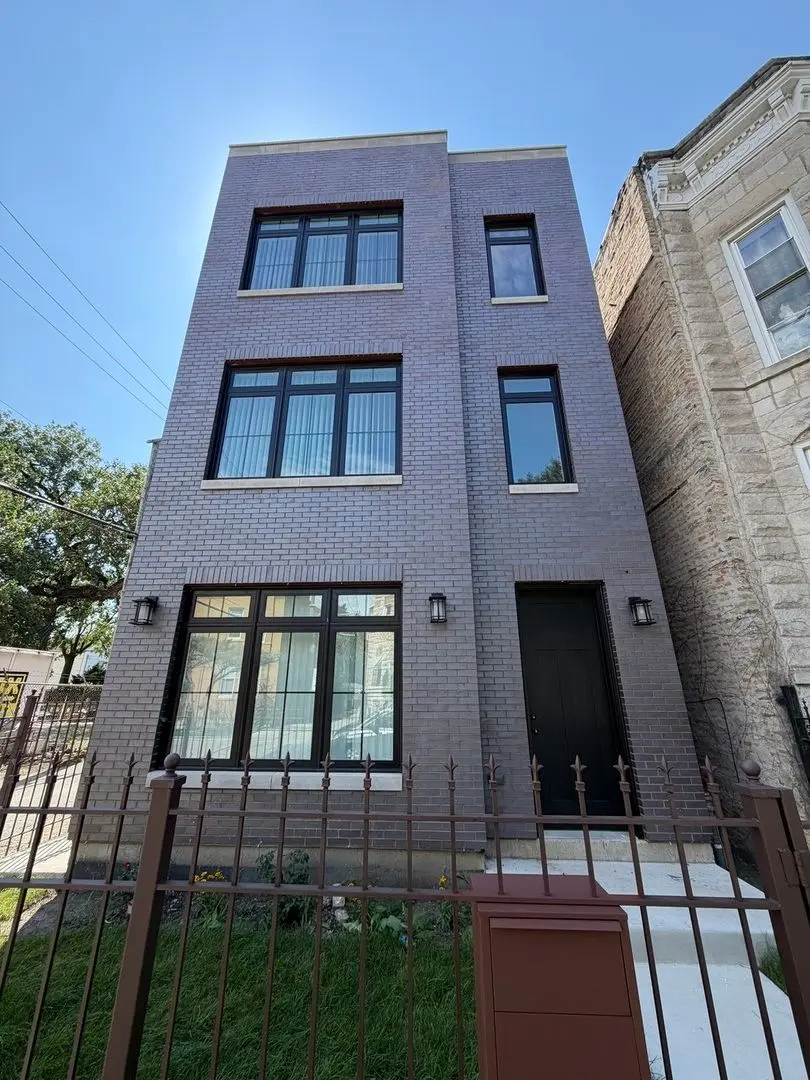 2821 W Walnut Street