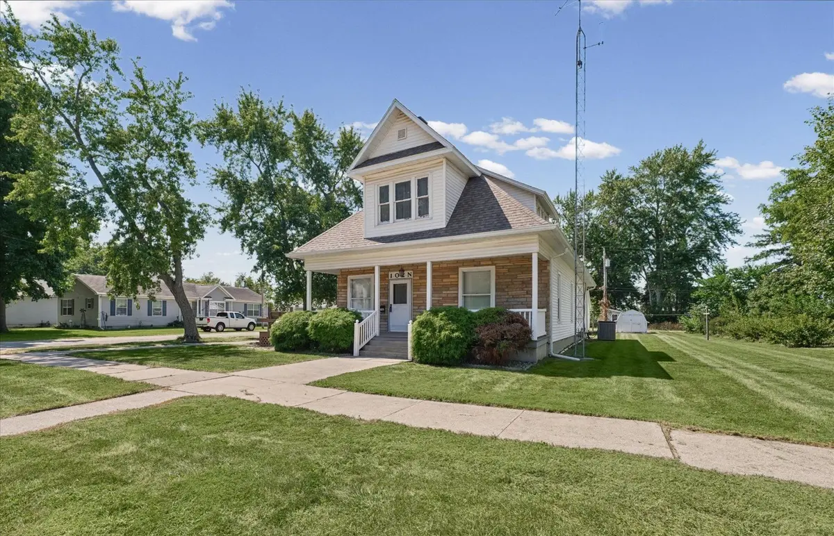 102 N Walnut Street