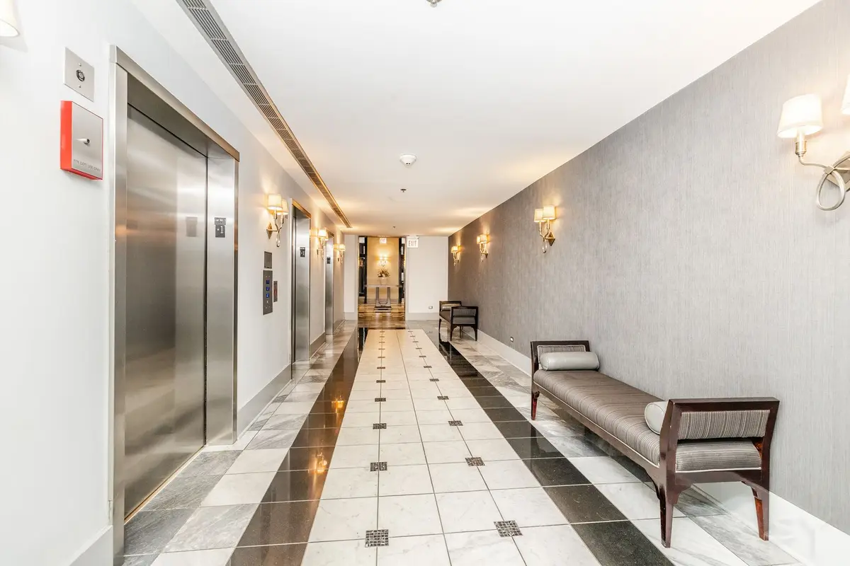 70 W Huron Street