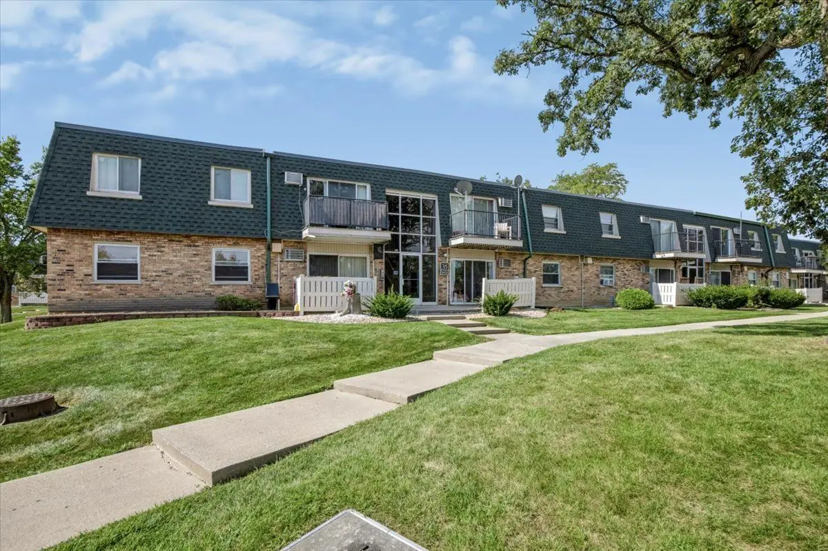8423 W 99th Terrace