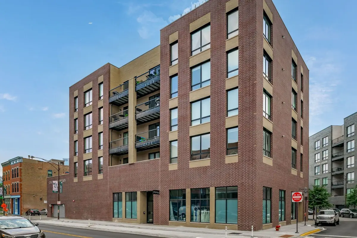 680 N Milwaukee Avenue