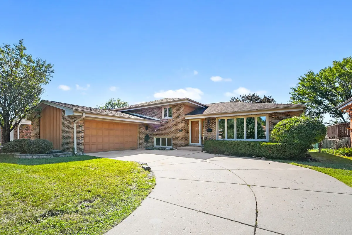 568 N Plamondon Drive