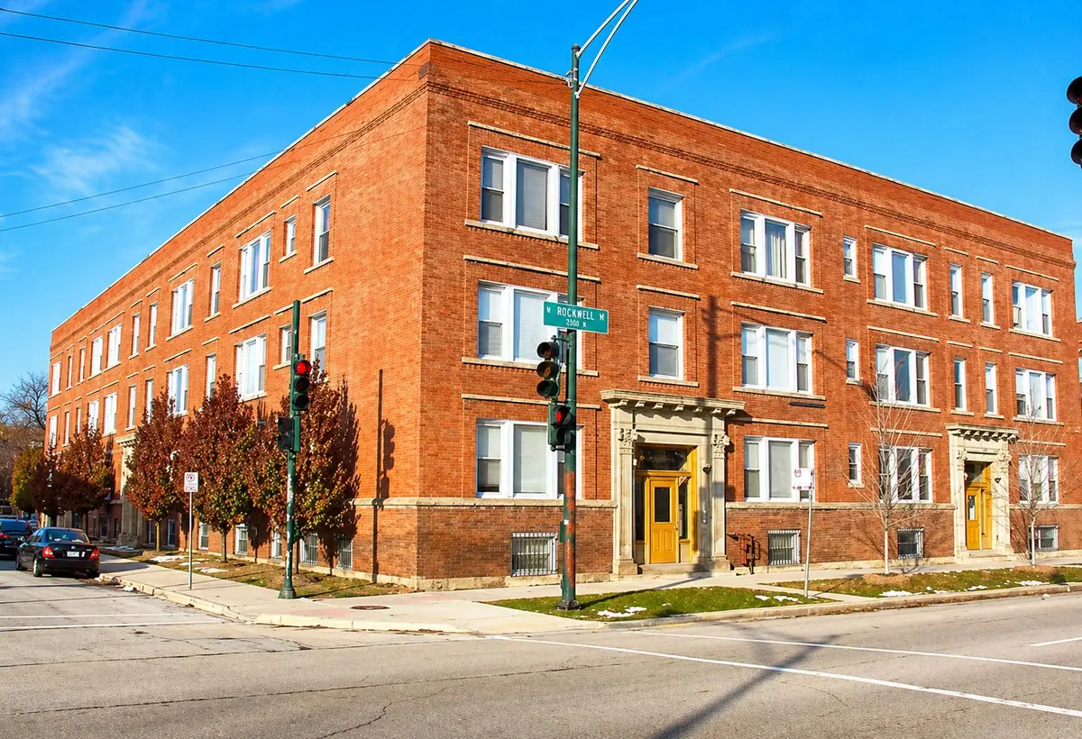 122 E 49th Street