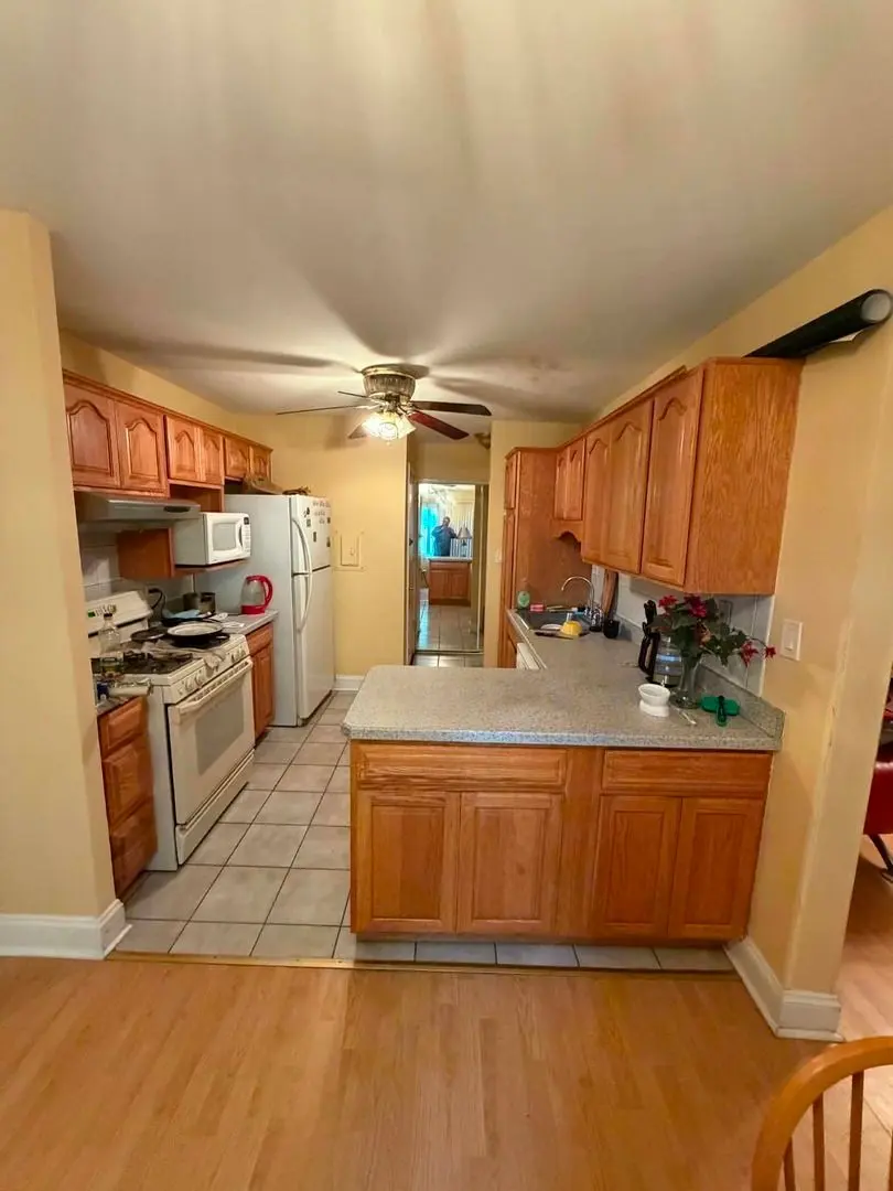 916 E Old Willow Rd Road