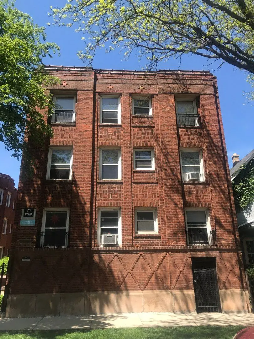 1354 W Argyle Street