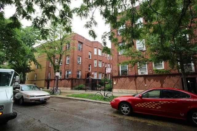 1338.5 W Argyle Street