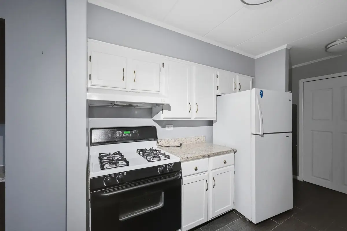 300 S Roselle Road