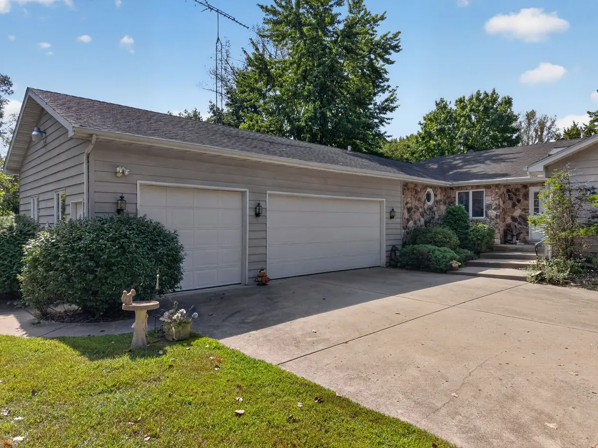 5705 E North Prairie Drive