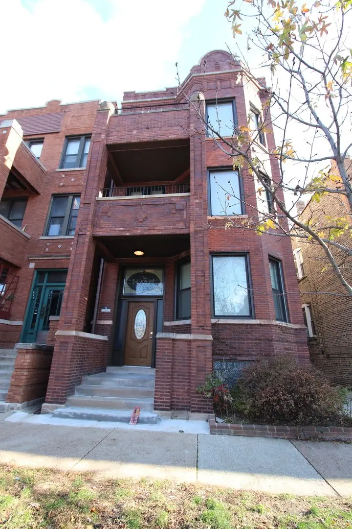 909 N Leavitt Street