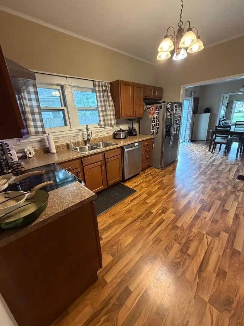 205 W 6th Street