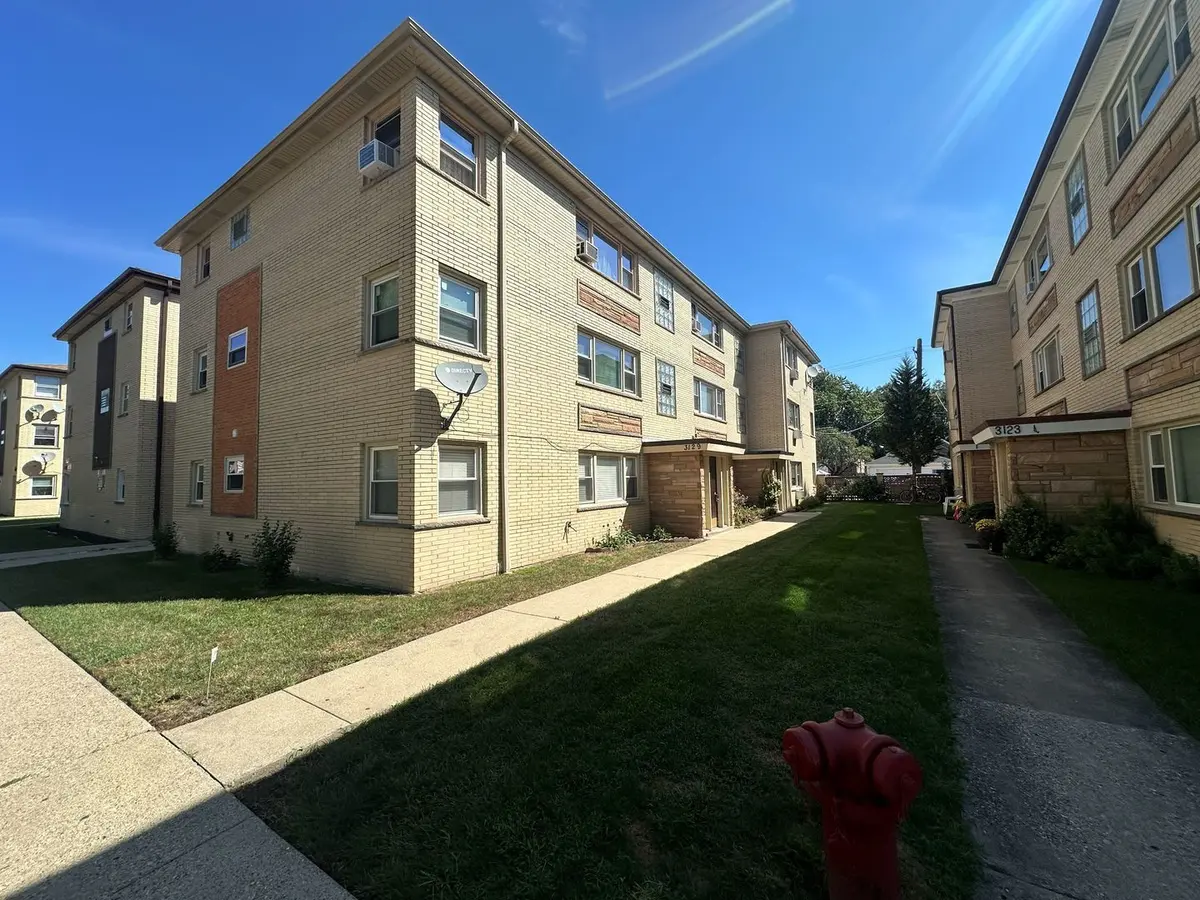 3129 N Nashville Avenue