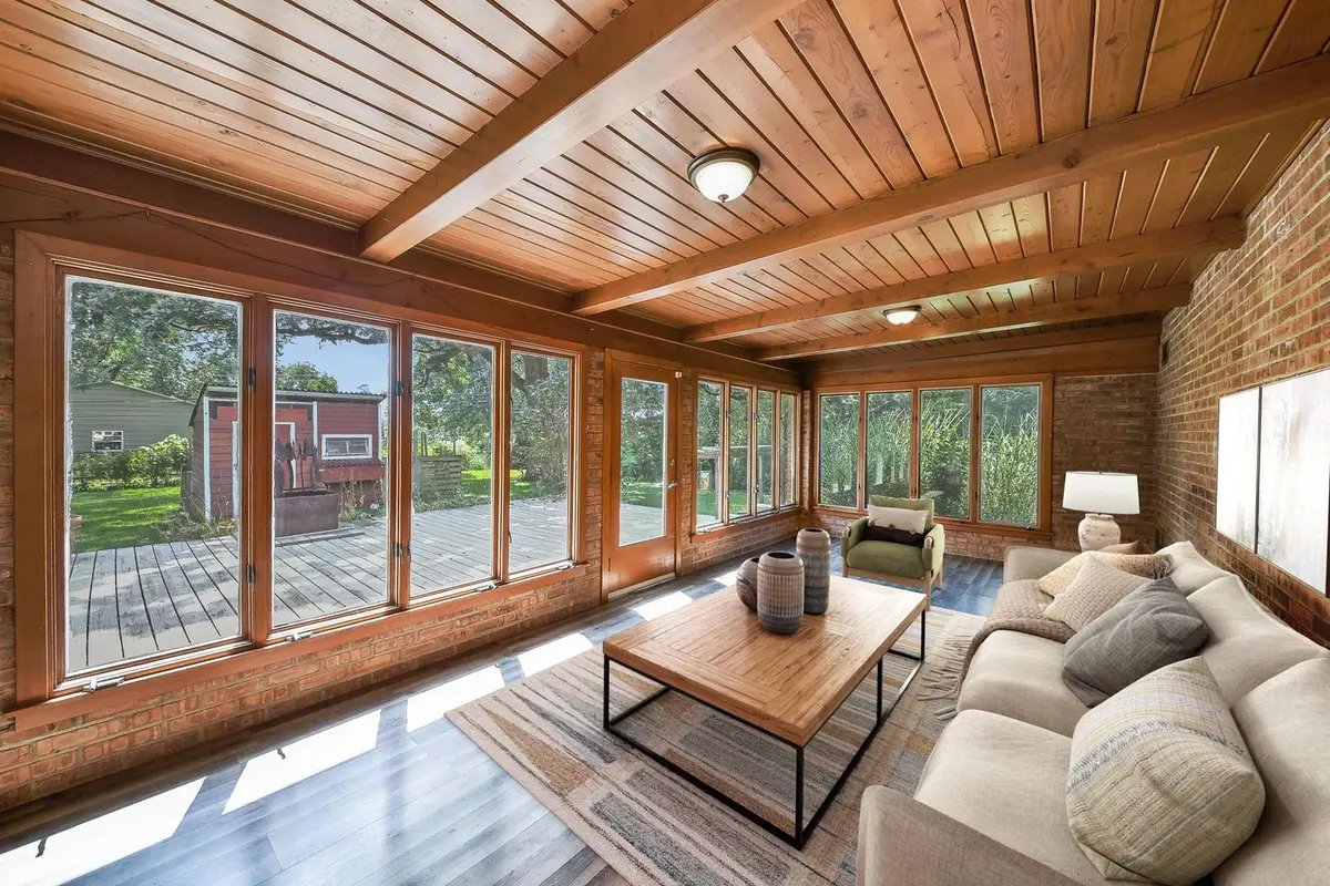 1125 Forest Drive