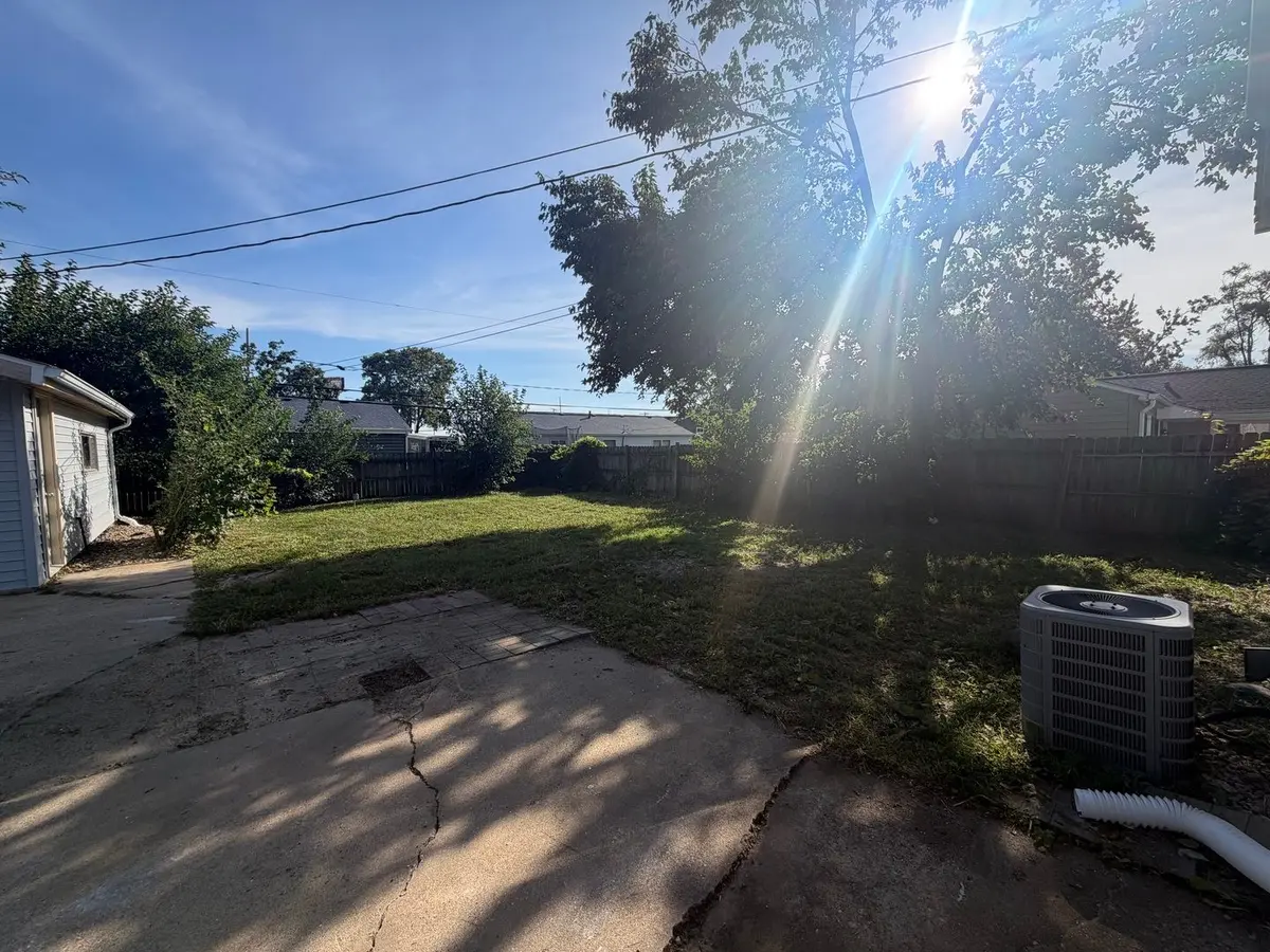 547 Redwood Road